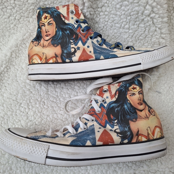 ConverseWonder Woman High Top Chuck Taylors Womens Size 9 - Picture 4 of 10